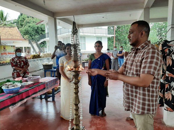A "Rural Fair" to uplift rural entrepreneurs at Diyagama Salavanodyanarama Temple (2022-12-24)